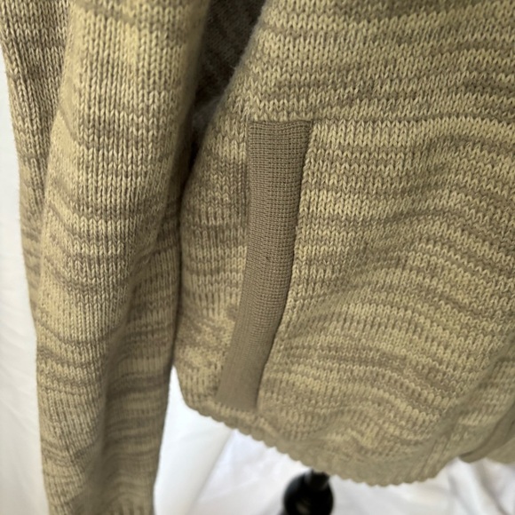 Calvin Klein Gray/Cream‎ Knit Sweater Size Medium - Picture 8 of 9
